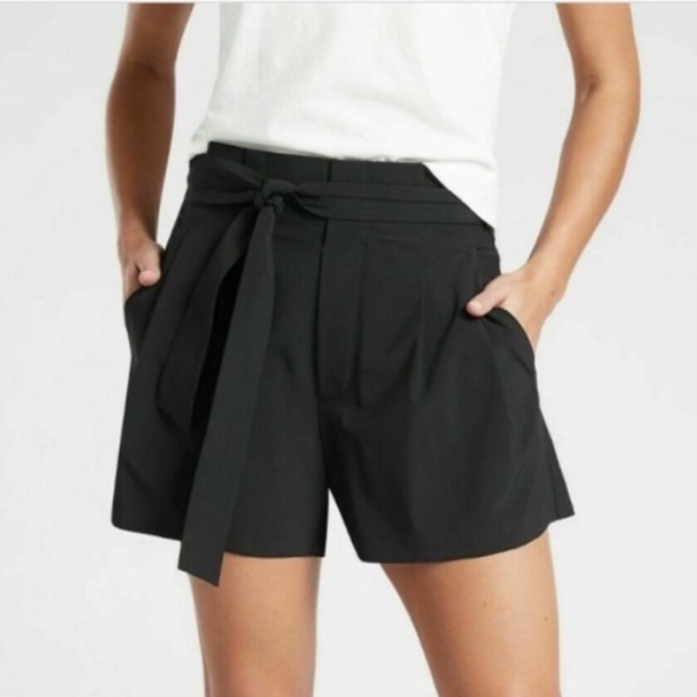 Athleta SKYLINE SHORT II; 4” inseam